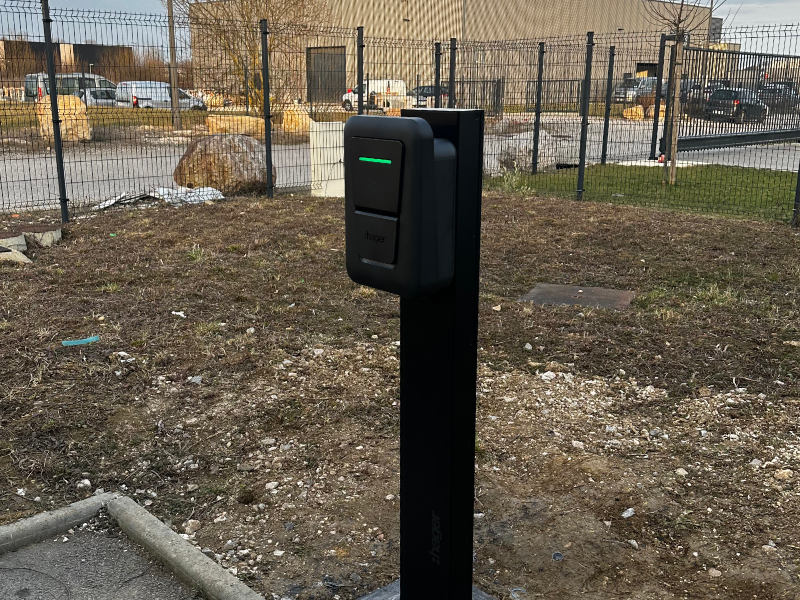 Installation borne de recharge pour voiture électrique à Dijon